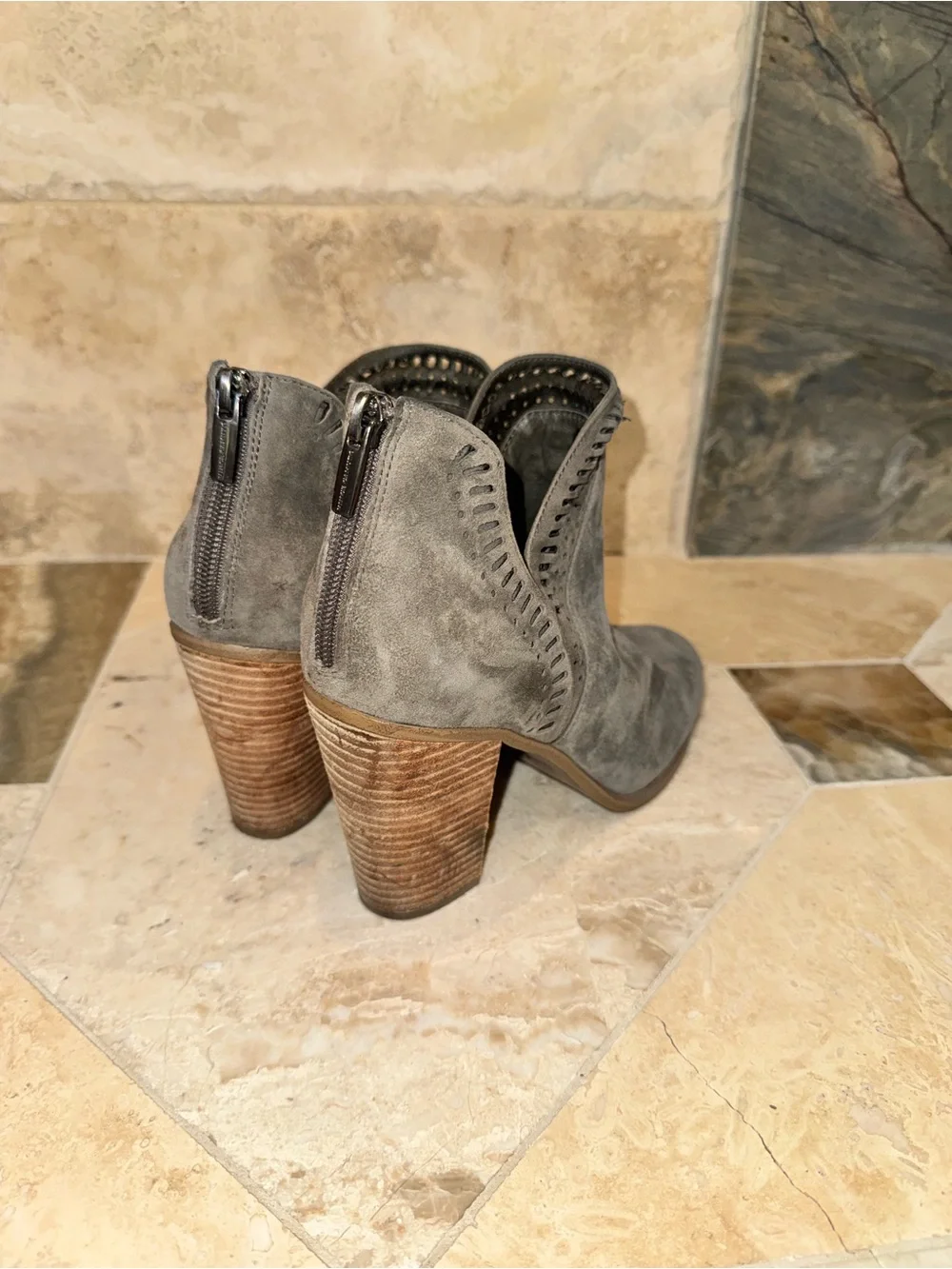 Vince Camuto vince camuto
